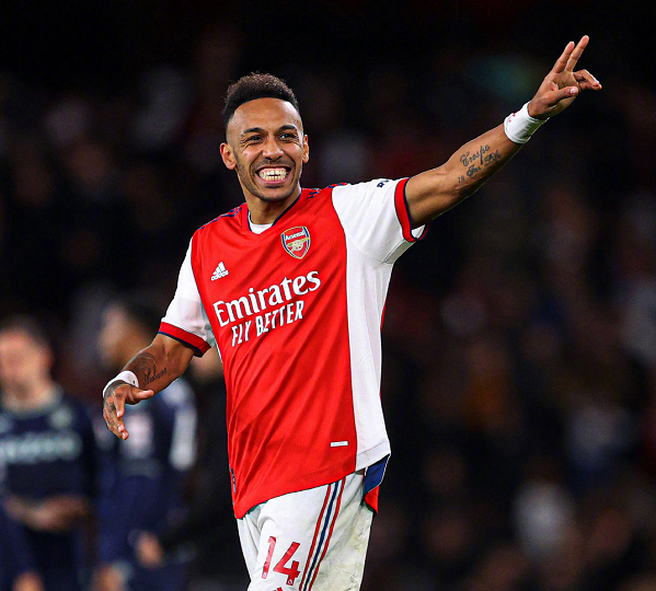 赛地聚焦：荷甲转会期热度飙升，阿森纳官宣签约，悬念犹存，球队文化再被提及的简单介绍